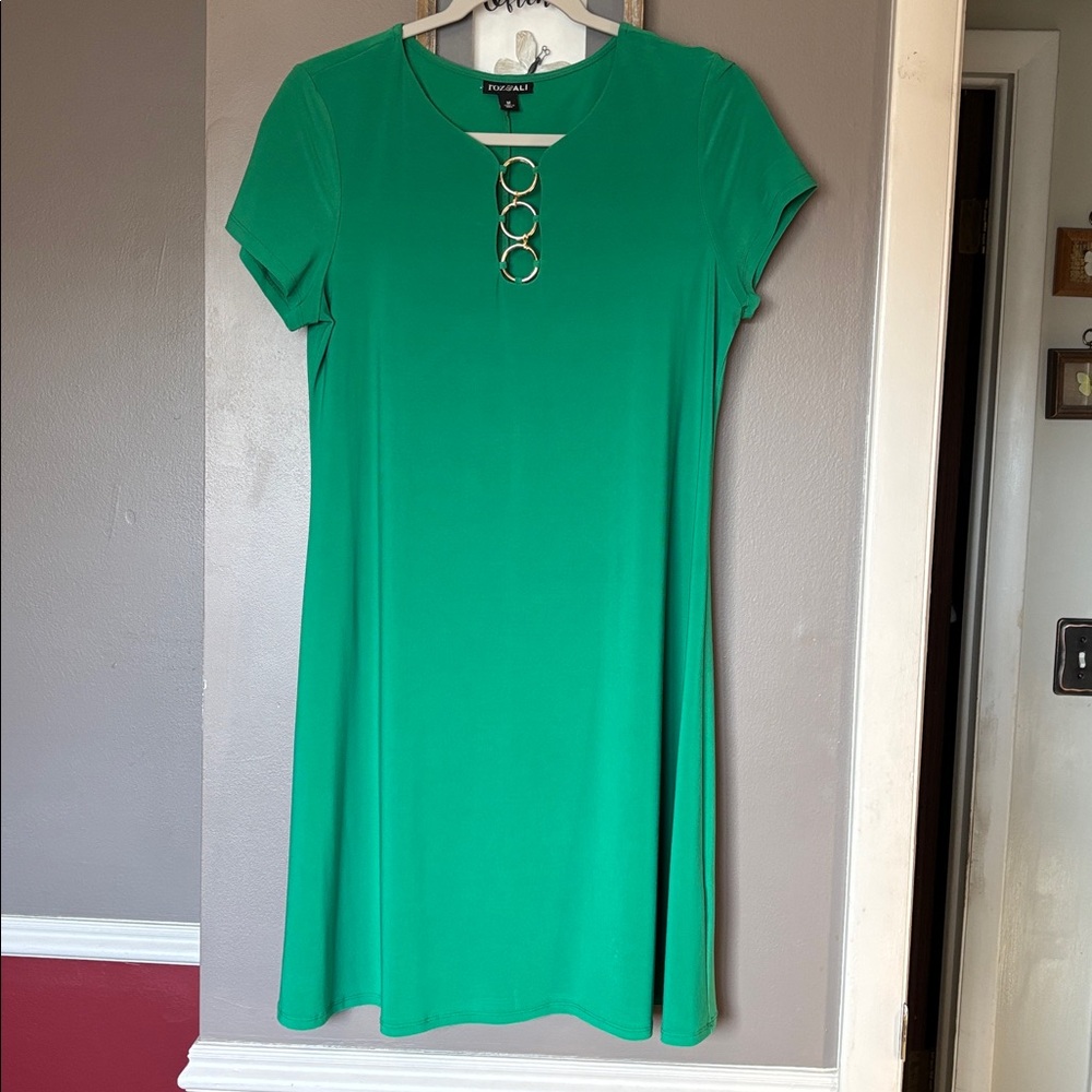 Roz & Ali Emerald Green Mini Dress